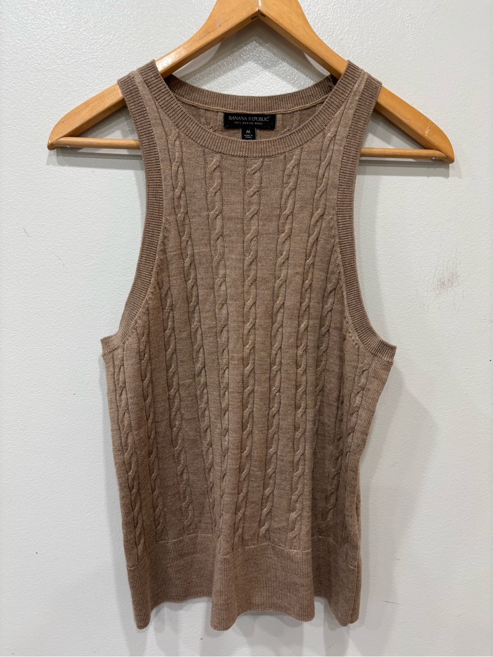 Banana Republic 100% Merino Wool Cable Knit Tank Sweater Women’s Size Medium